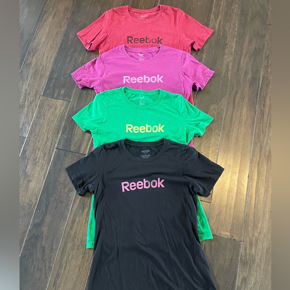 7 Women’s Reebok Shirts, Size Medium - Picture 2 of 5